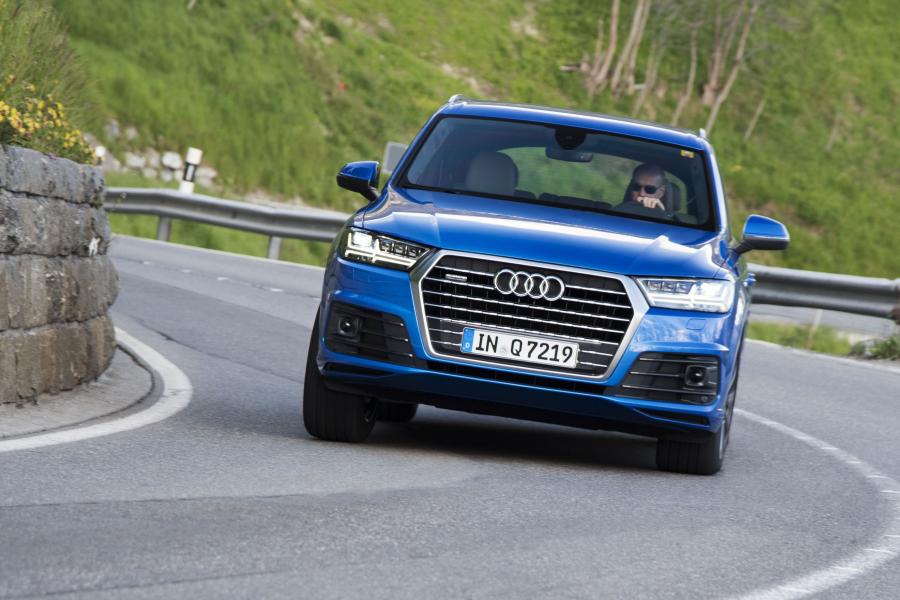  Audi Q7 TFSI Quattro S-Line (4M) 2015 года  (WW) (фото 29 из 35)